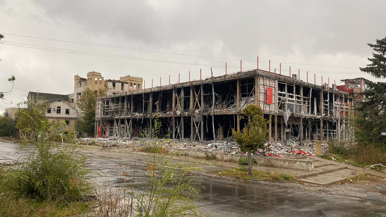 Зруйнований Ізюм - зображення 20