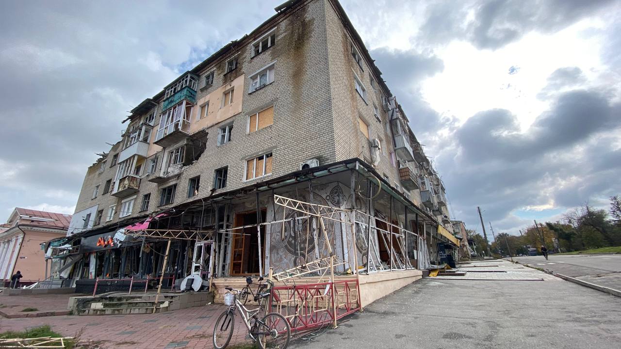 Зруйнований Ізюм - зображення 29